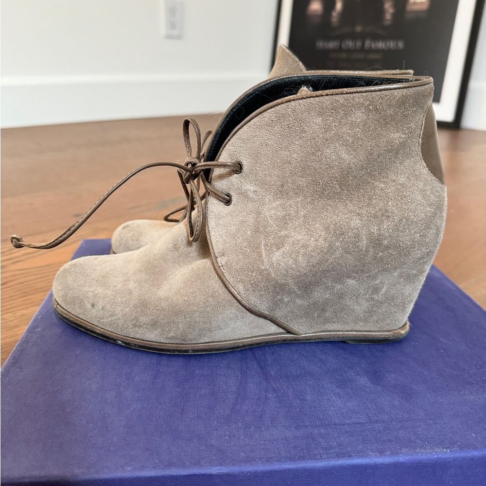 Stuart Weitzman Kalahari Taupe / Tan Suede Hidden Wedge Lace up Booties Size 7